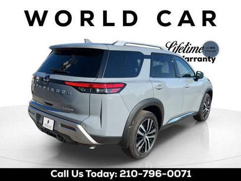 Used 2025 Nissan Pathfinder Platinum FWD image 17