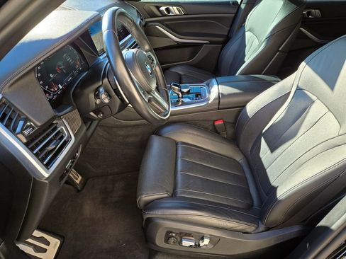 Used 2022 BMW X5 M50i w/ Premium Package image 11