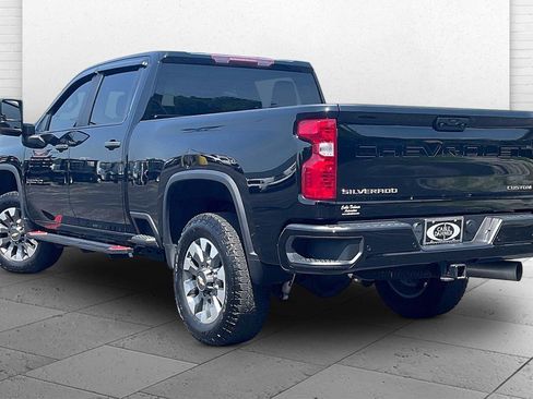 Used 2024 Chevrolet Silverado 2500 Custom w/ Custom Value Package AWD/4WD image 11