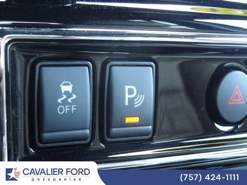 Used 2023 Nissan Titan Platinum Reserve w/ Moonroof Package AWD/4WD image 38