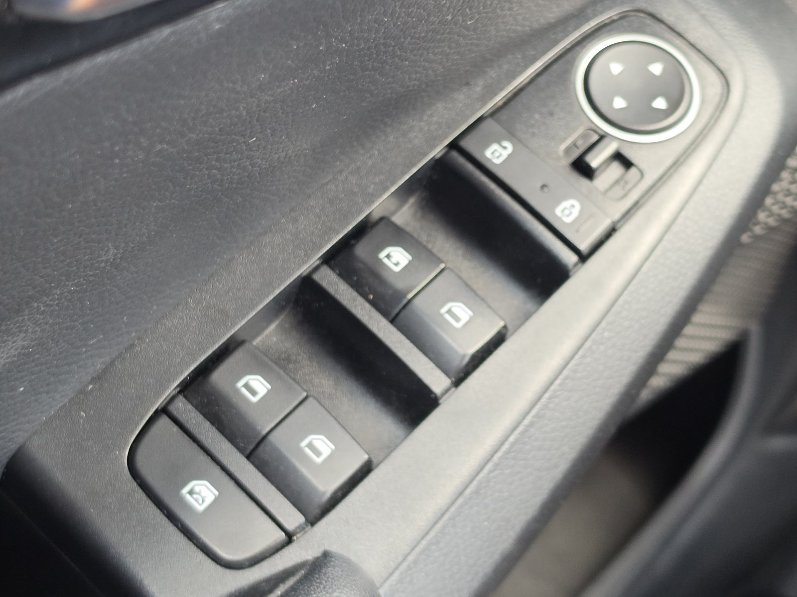 Used 2021 Kia Seltos S FWD image 15