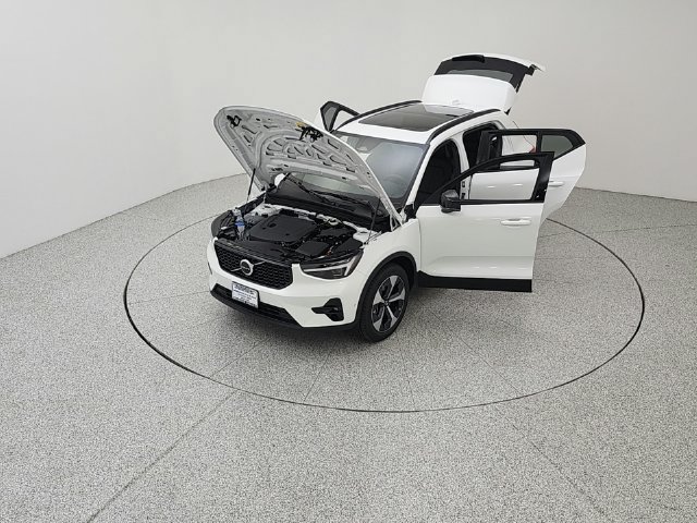 New 2026 Volvo XC40 B5 Plus w/ Protection Package Premier AWD/4WD image 21