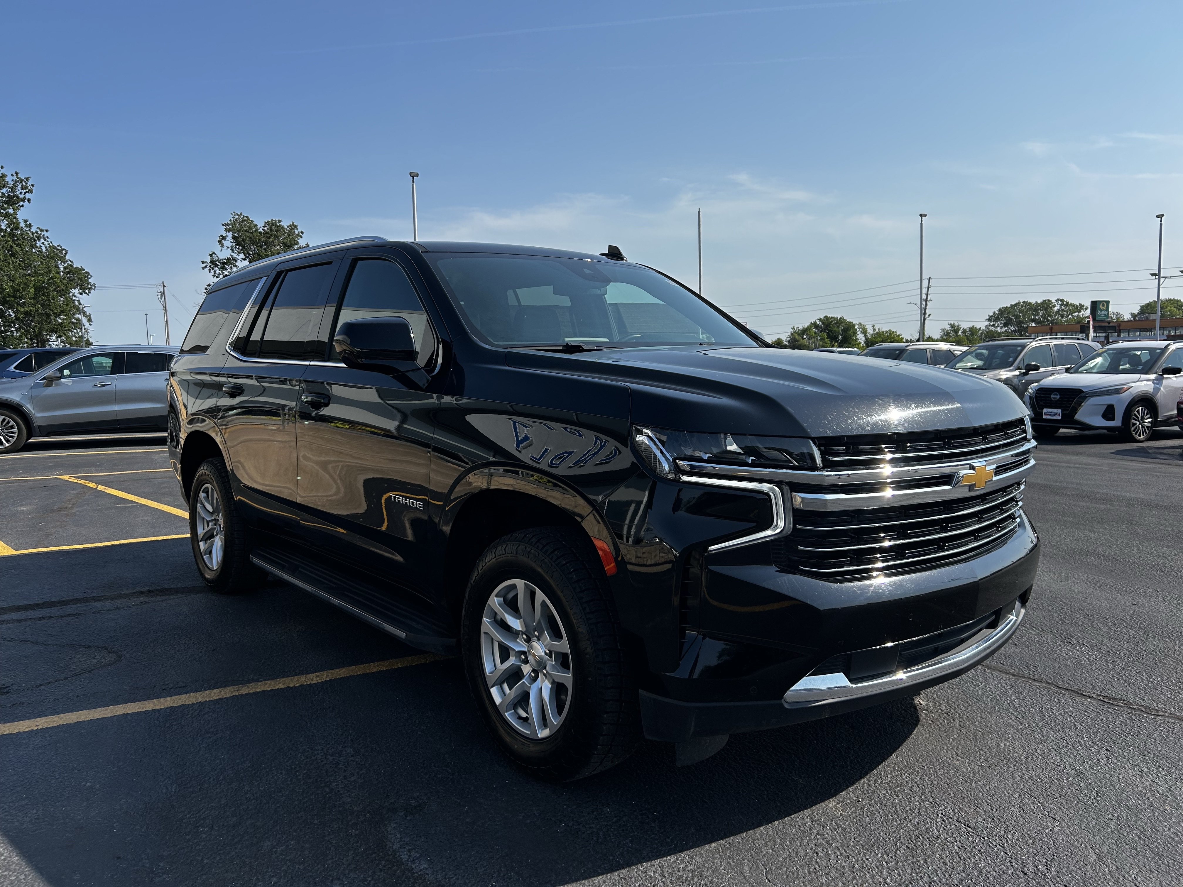 Used 2024 Chevrolet Tahoe LT AWD/4WD image 3