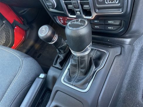 Used 2024 Jeep Gladiator Sport image 26