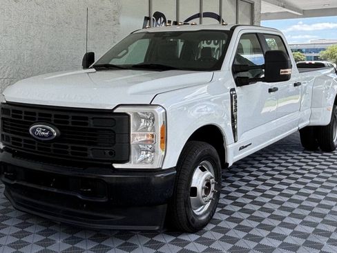 Used 2024 Ford F350 XL RWD image 2