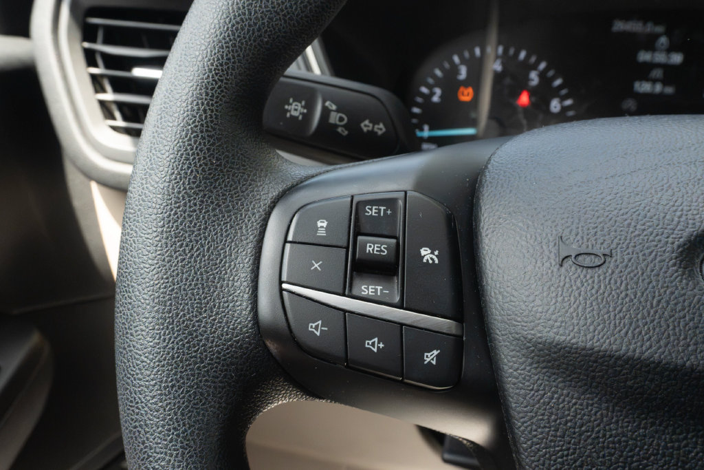 Used 2020 Ford Escape SE FWD image 18
