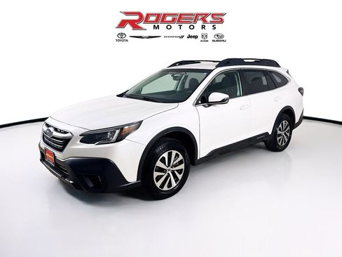 Used 2020 Subaru Outback Premium AWD/4WD image 3