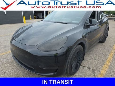 Used 2023 Tesla Model Y AWD image 1