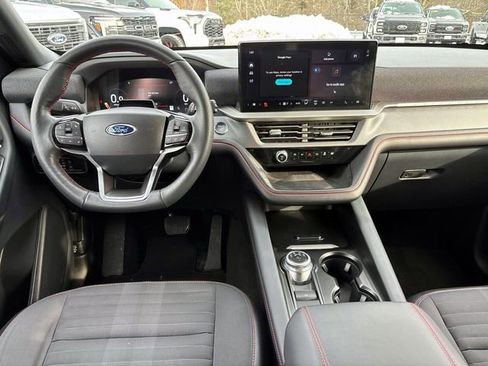 Used 2025 Ford Explorer ST-Line image 12