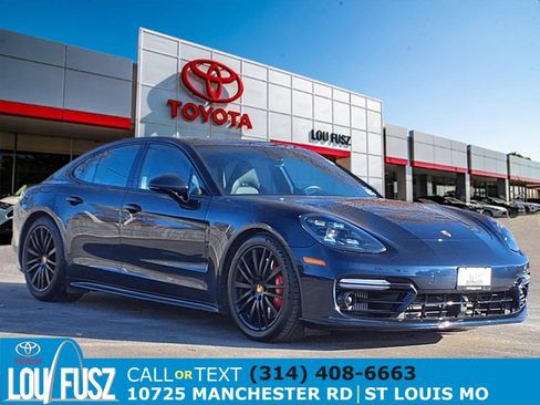 Used 2019 Porsche Panamera GTS image 1