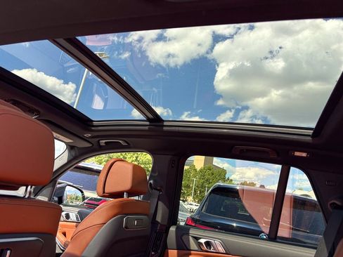 New 2026 BMW X5 xDrive40i w/ M Sport Package AWD/4WD image 9