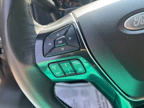 Used 2018 Ford Explorer Platinum image 26