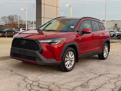 Used 2022 Toyota Corolla Cross LE w/ Moonroof Package image 7