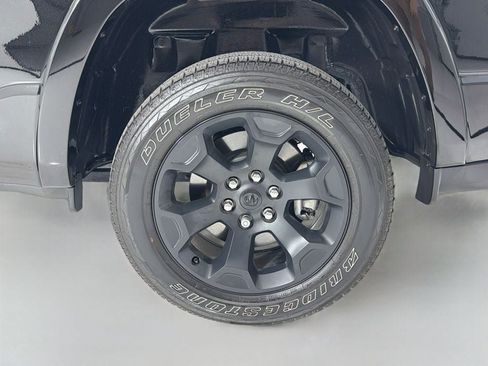 Used 2025 RAM 1500 Big Horn AWD/4WD image 31