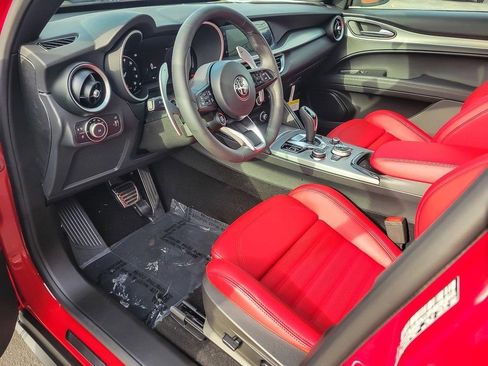 New 2025 Alfa Romeo Stelvio Sprint w/ Convenience Package image 9