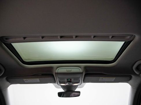 Used 2021 Volkswagen Passat 2.0T SE image 27