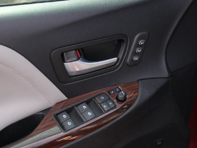 Used 2015 Toyota Sienna Limited Premium FWD image 14