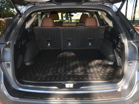 Used 2022 Subaru Outback Touring w/ Popular Package #2 image 20