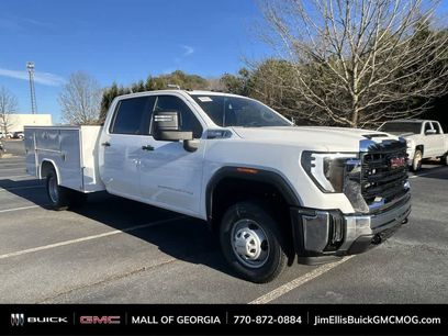 New 2025 GMC Sierra 3500 Pro w/ Convenience Package