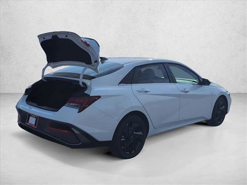 New 2026 Hyundai Elantra SEL Sport Premium image 2