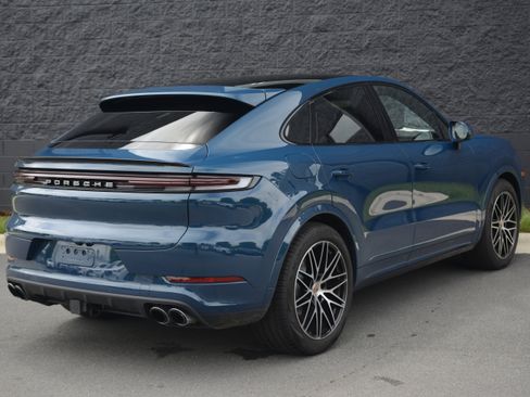Certified 2026 Porsche Cayenne S AWD/4WD image 7