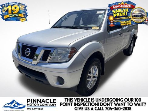 Used 2019 Nissan Frontier SV RWD image 2