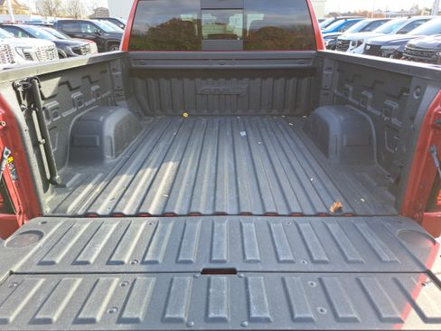 Certified 2023 GMC Sierra 1500 AT4 w/ Technology Package image 8