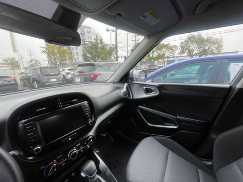 Used 2025 Kia Soul LX w/ LX Technology Package image 35