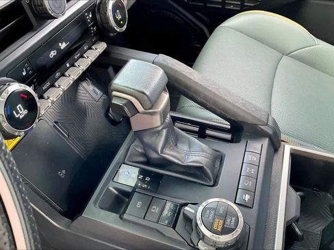 Used 2024 Toyota Tacoma 4x4 Double Cab Hybrid image 16