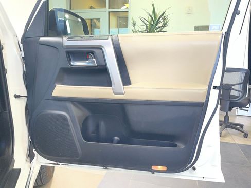 Used 2018 Toyota 4Runner Limited AWD/4WD image 16