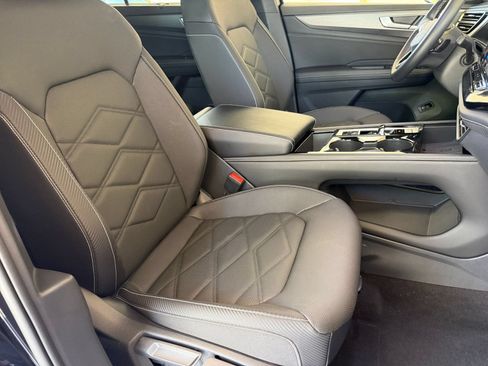 Used 2026 Volkswagen Atlas Cross Sport SE FWD image 37