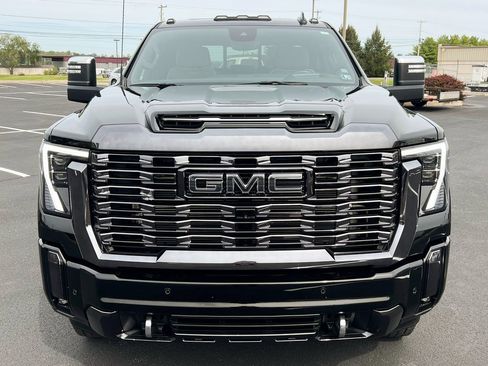 Used 2024 GMC Sierra 3500 Denali Ultimate image 17