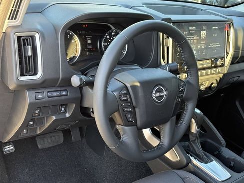 New 2025 Nissan Frontier SV w/ SV Convenience Package image 17