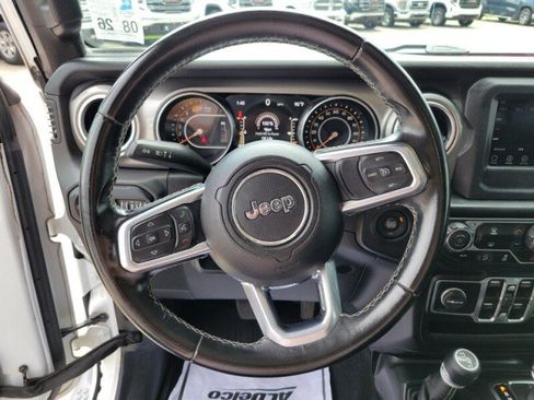 Used 2020 Jeep Wrangler Unlimited Sahara AWD/4WD image 11