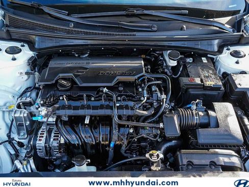 New 2025 Hyundai Elantra Sport FWD image 13