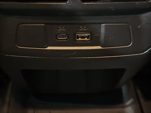 Used 2024 GMC Canyon AT4X image 13