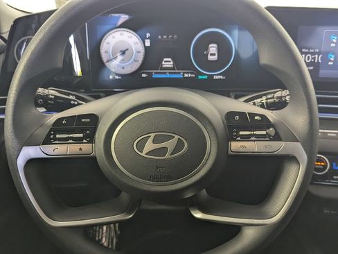 Used 2024 Hyundai Elantra SEL FWD image 16