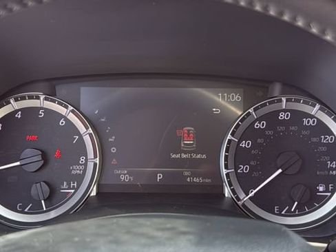 Used 2023 Toyota Highlander XLE FWD image 24