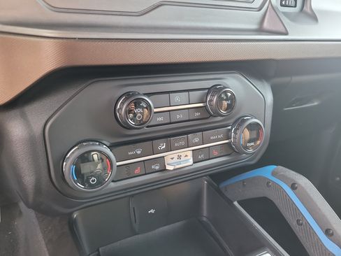 Used 2023 Ford Bronco Outer Banks AWD/4WD image 22