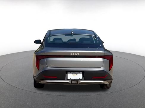 Used 2025 Kia K4 LXS image 12