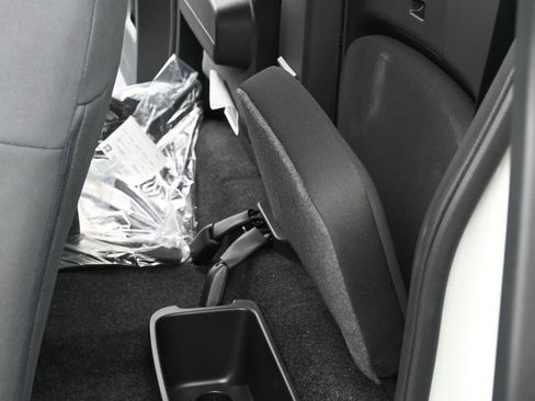 New 2026 Nissan Frontier S image 19