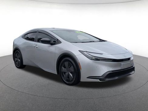 Used 2023 Toyota Prius LE FWD image 7