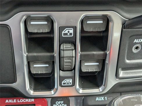 New 2025 Jeep Gladiator Mojave w/ Steel Bumper Group image 21