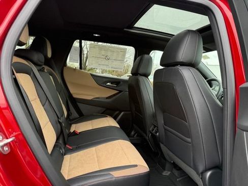 New 2026 Chevrolet Equinox ACTIV w/ Convenience Package III FWD image 8