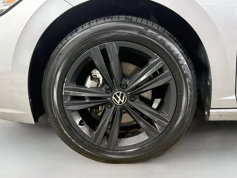 Used 2024 Volkswagen Jetta SE w/ Panoramic Sunroof Package FWD image 28