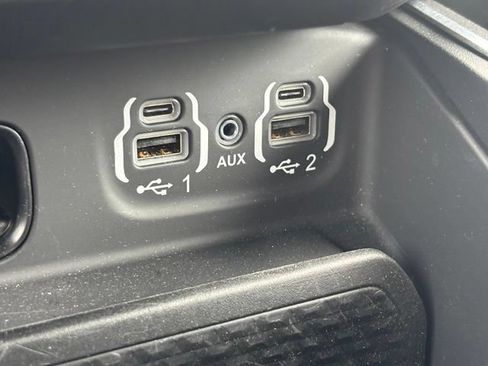 Used 2022 RAM 1500 Big Horn AWD/4WD image 32