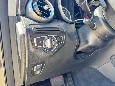 Used 2020 Mercedes-Benz GLC 300 4MATIC image 7