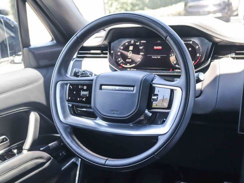 Used 2025 Land Rover Range Rover SE AWD/4WD image 13