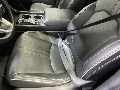 Used 2025 Honda Pilot Elite image 11