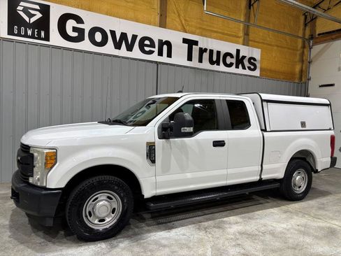 Used 2017 Ford F250 XL w/ Power Equipment Group image 4